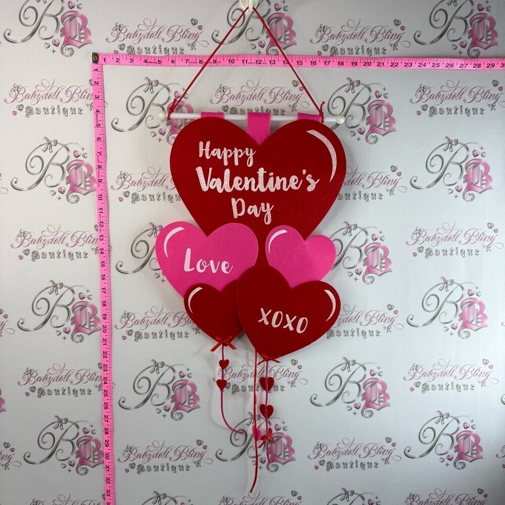 Valentine's Day Heart Wall Hanging - Red & Pink Hearts